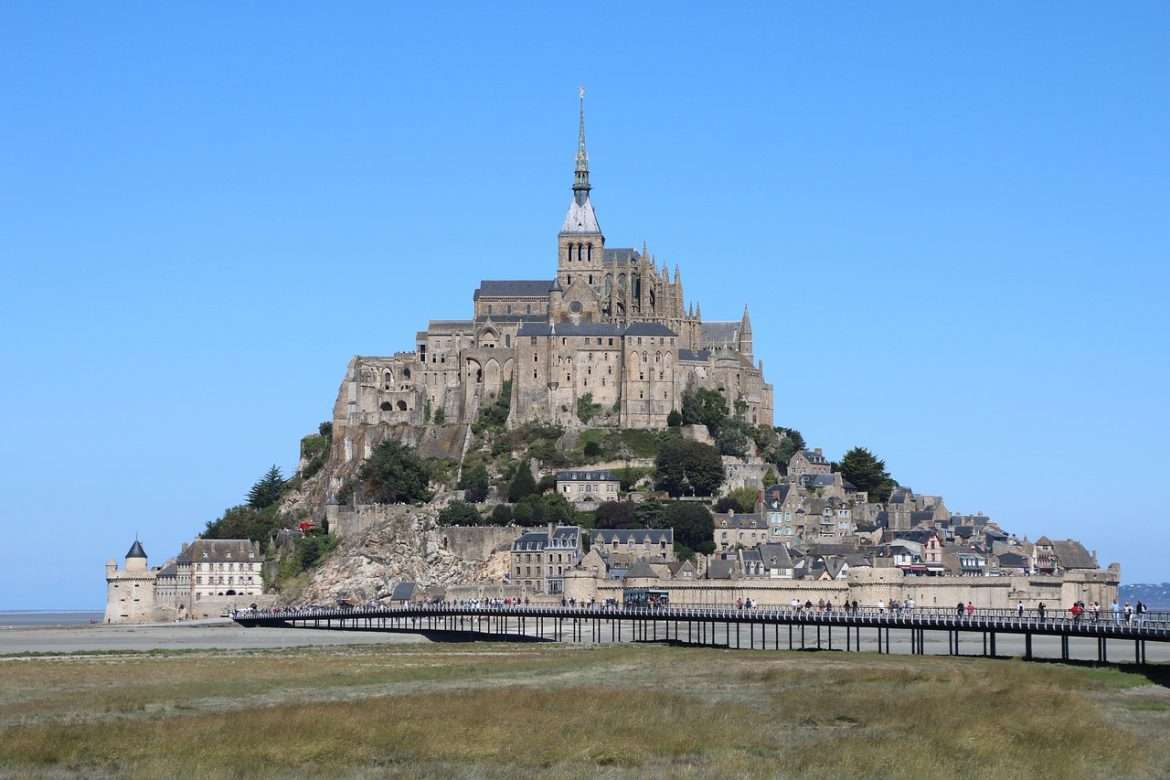 mont saint michel, city, normandy-4729979.jpg