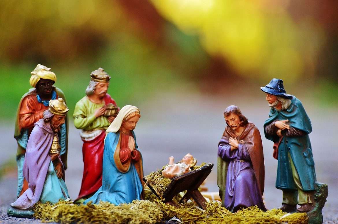 christmas crib figures, christmas, handicrafts-1060017.jpg