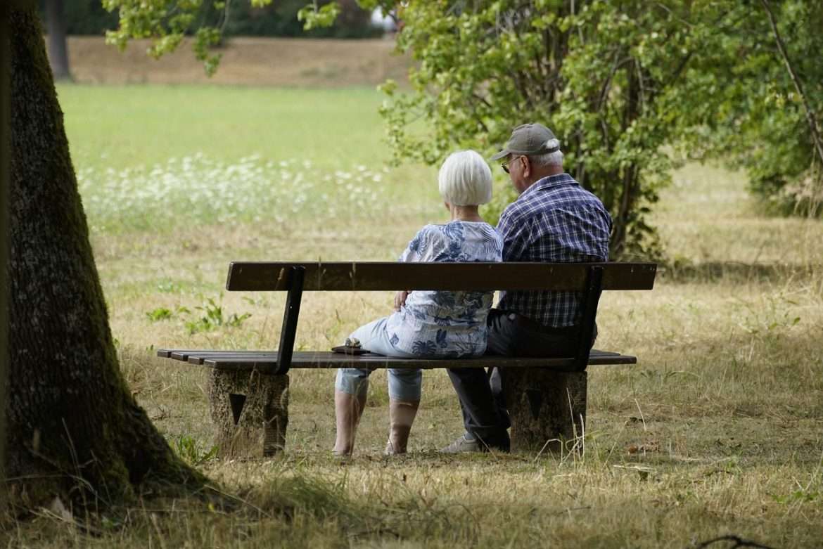 retiree, pensioners, elderly-7390179.jpg